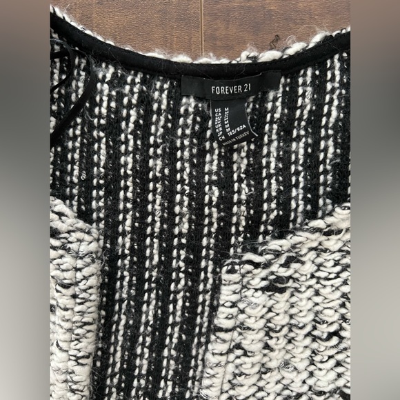 Forever 21 Knitted Cardigan - Picture 4 of 8